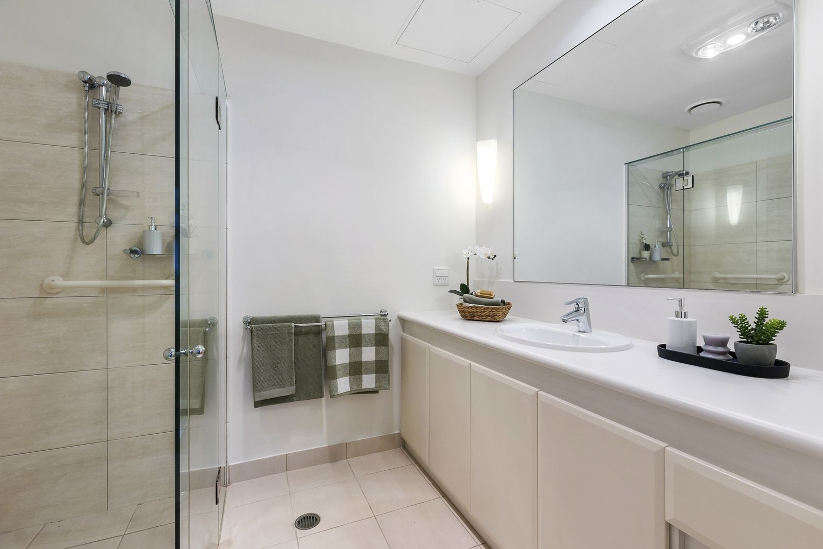 Tranquil Location & Park Views