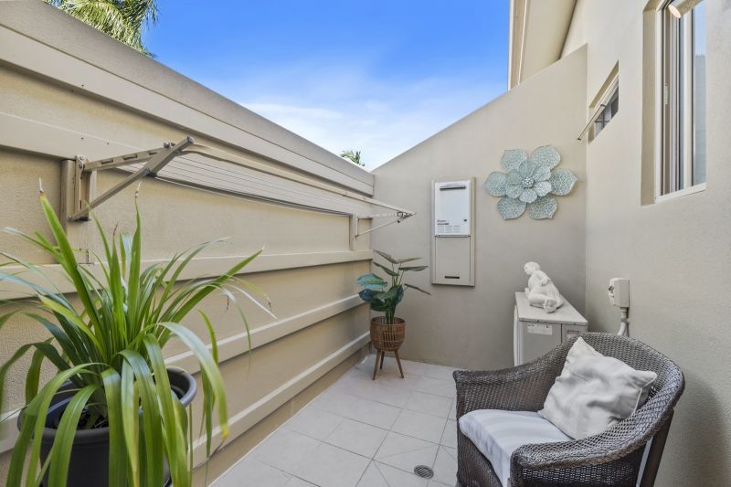 Refined Living – Elegant Two-Bedroom Haven