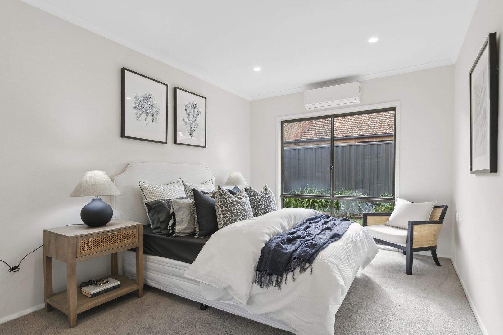 Newly refurbished 2-bed villa with open-plan kitchen