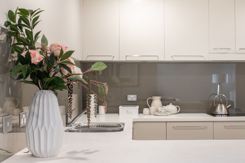 Elegant Apartment, Lush Surrounds