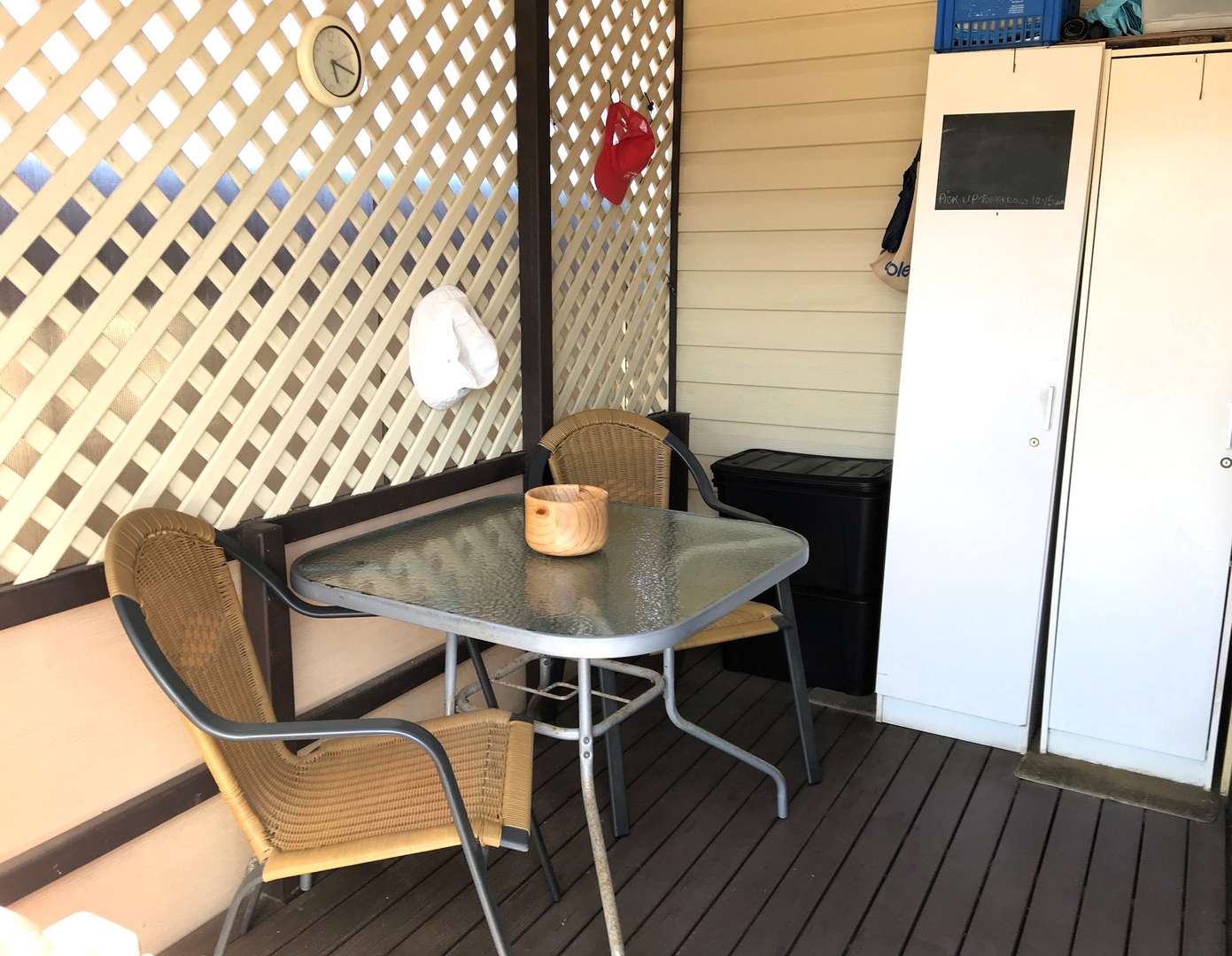 Convenience location 2 bedrooms house is open for adding new retirement home ideas