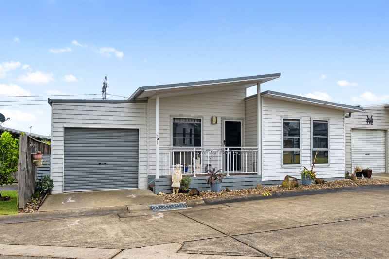 Modern, Relaxed Living – Perfect for Downsizing!