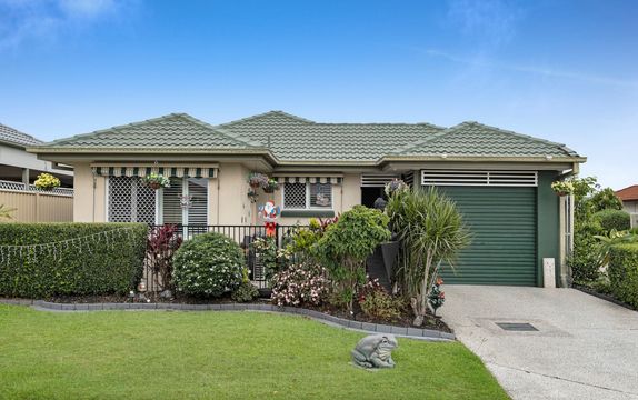 The Perfect Home When Downsizing - Fresh & Ready to Move In!