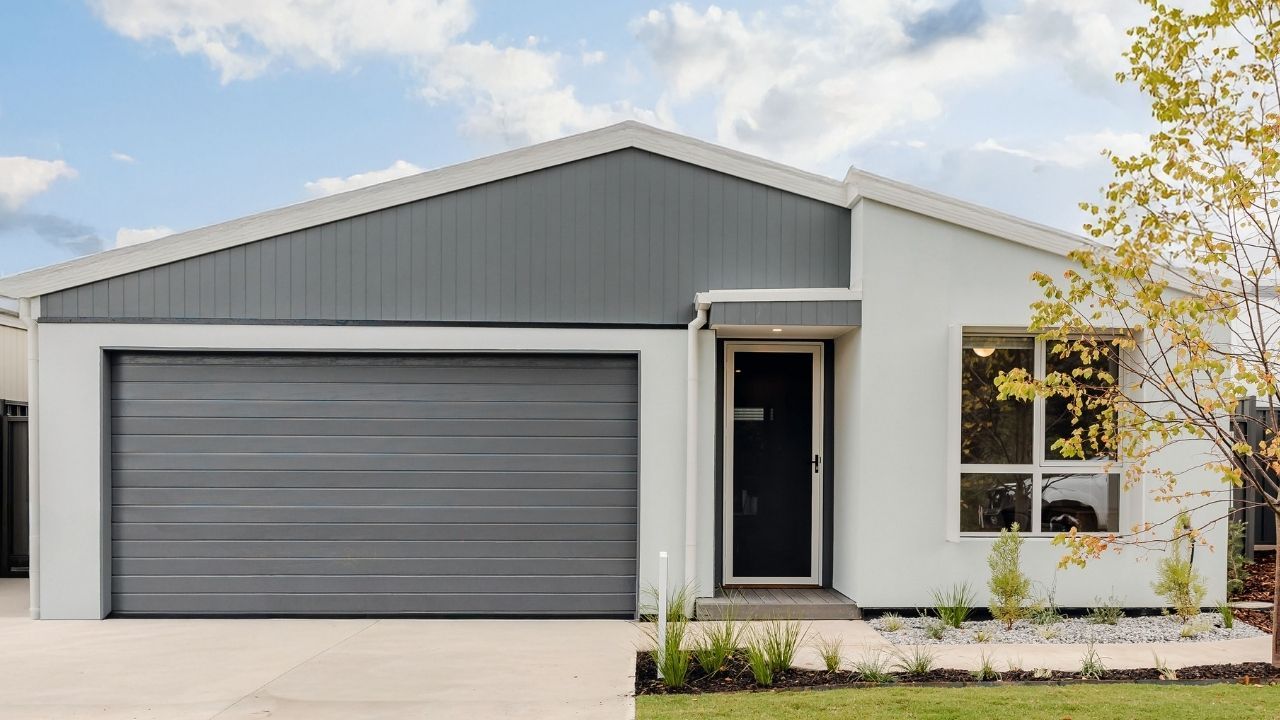 Discover the perfect combination of style and function in the Chandler.