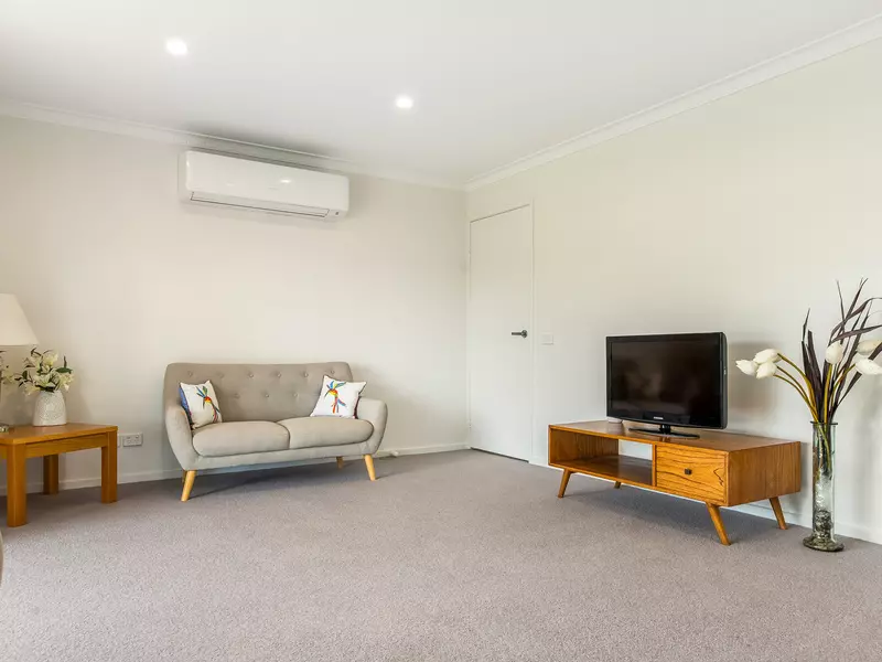 Fully Refurbished and Lovely Garden Outlook