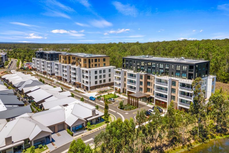 Top Floor Luxury with spectacular Bushland Views