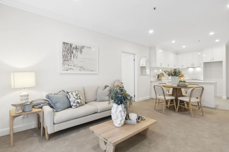 Large 2-bedroom, 2-bathroom ground-floor apartment