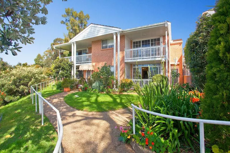 Newly renovated 3 bedroom unit with garden and district views