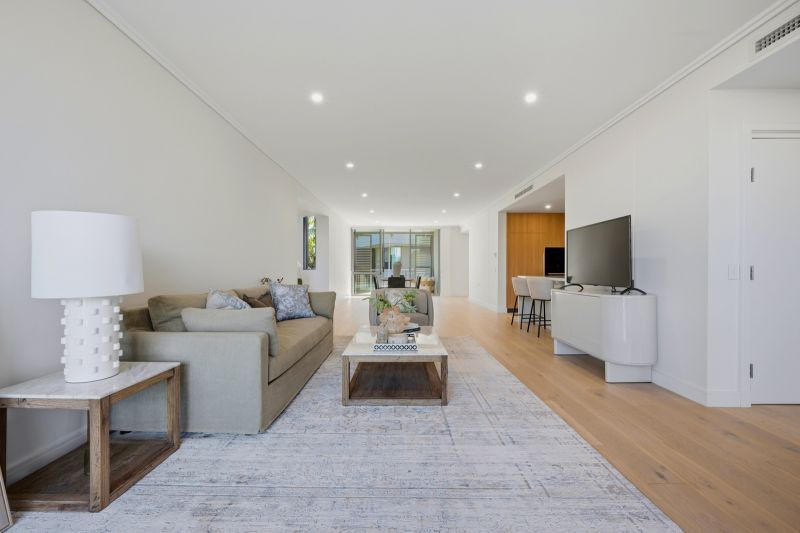 House-Like Proportions, Apartment Ease