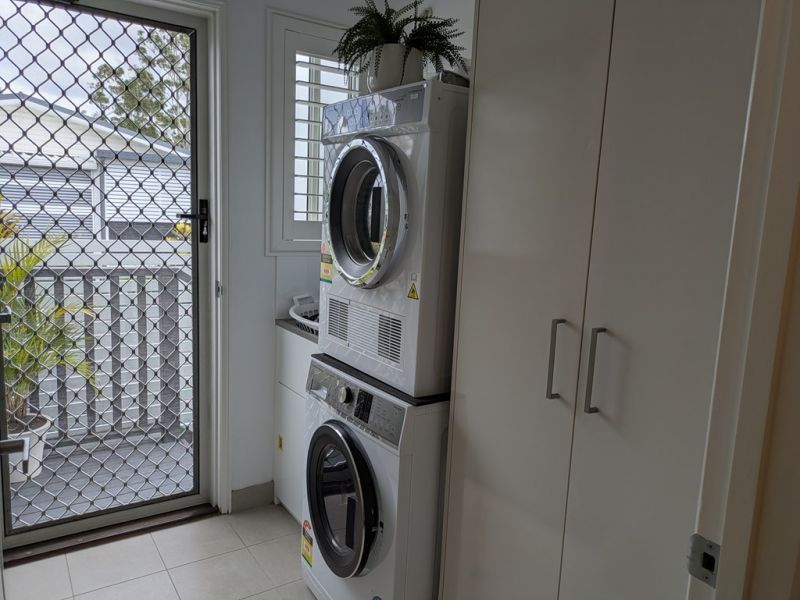 Gorgous gem in quiet location