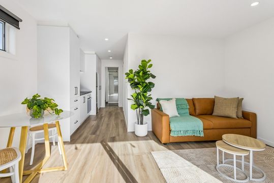 Move Straight In and Enjoy