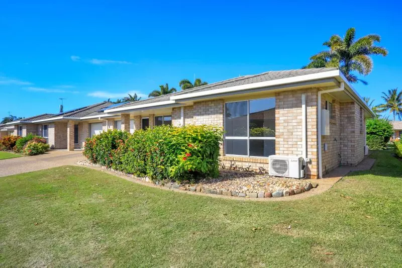 Garden Oasis, 3 Bedroom Villa, ready to go!