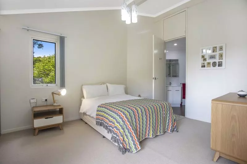 Bright and sunny first floor unit