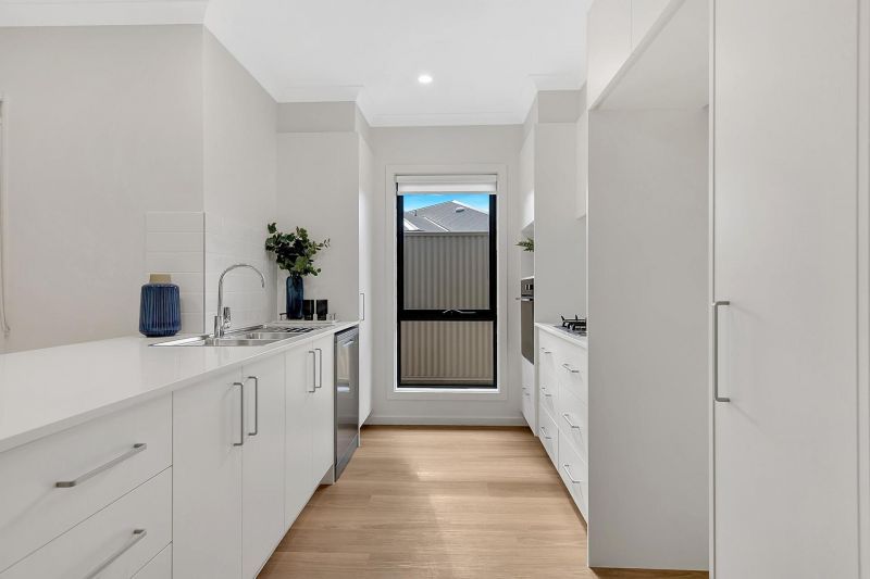 131/236-238 Waterview Blvd, Craigieburn