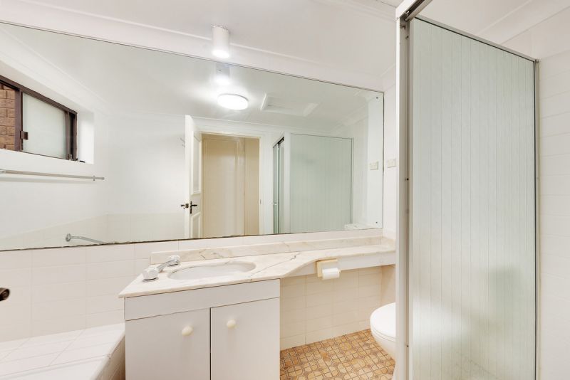 2 Balconies with Trees From Every Window