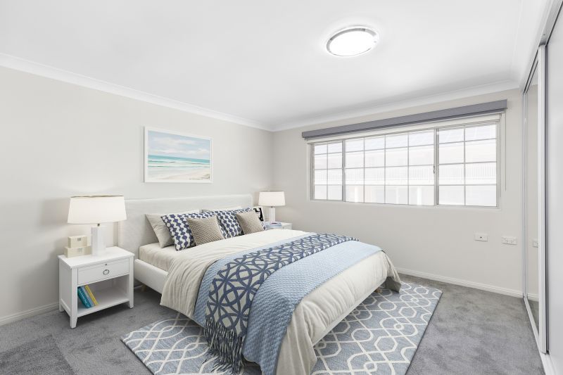 3 bedroom contemporary unit with easy access and light-filled throughout