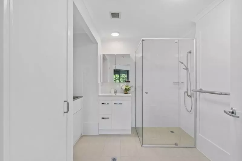 Beautiful home with services