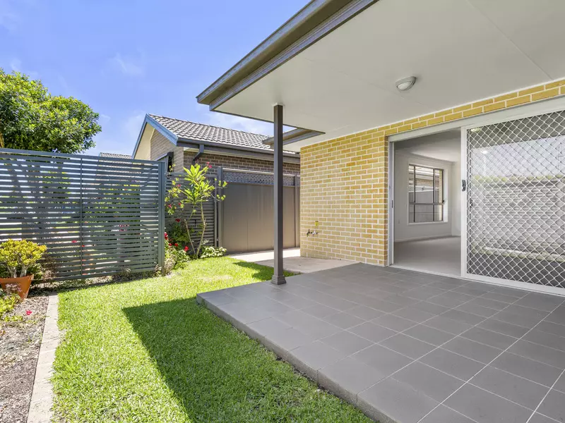 Corner Villa with Large Garden and Fresh Interiors