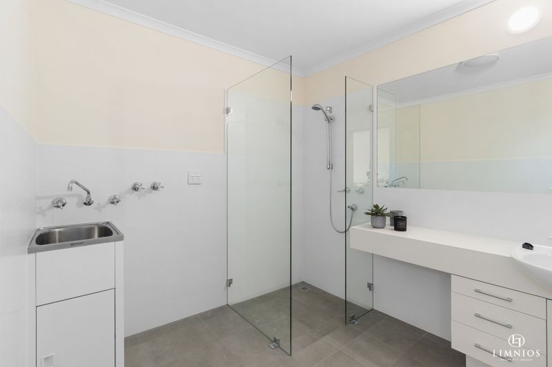 SOLD! You will LOVE this ground floor retirement living apartment!