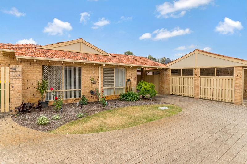 Stylish Villa just Steps from Village Amenities