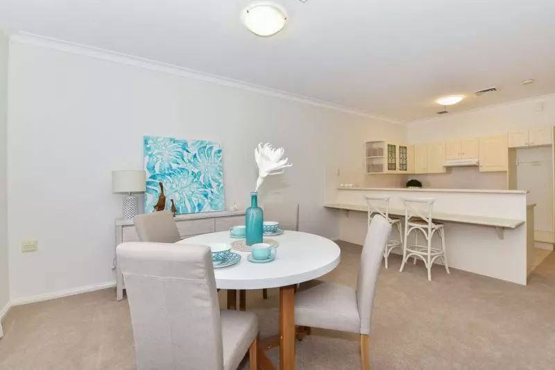 Spacious, first floor 2 bedroom apartment