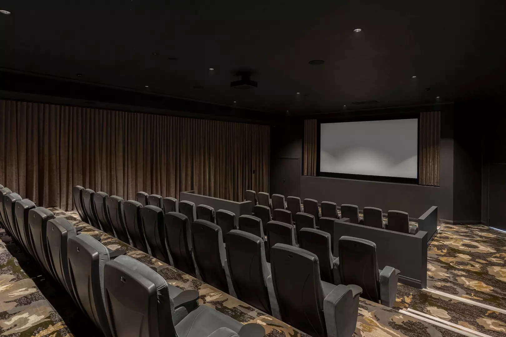 7 Genoa Crt | Brand new build in a quiet corner of the resort