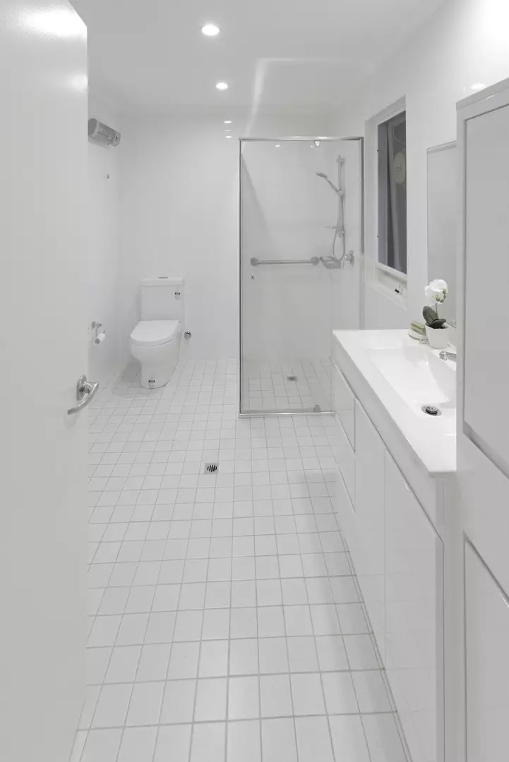 One Bedroom North Facing unit with views