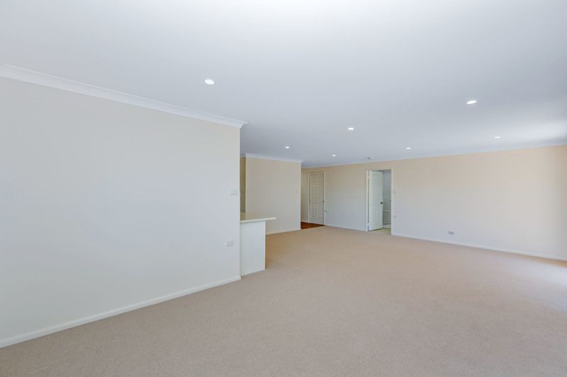 Spacious Villa with Light-Filled Living at Lakeside Village