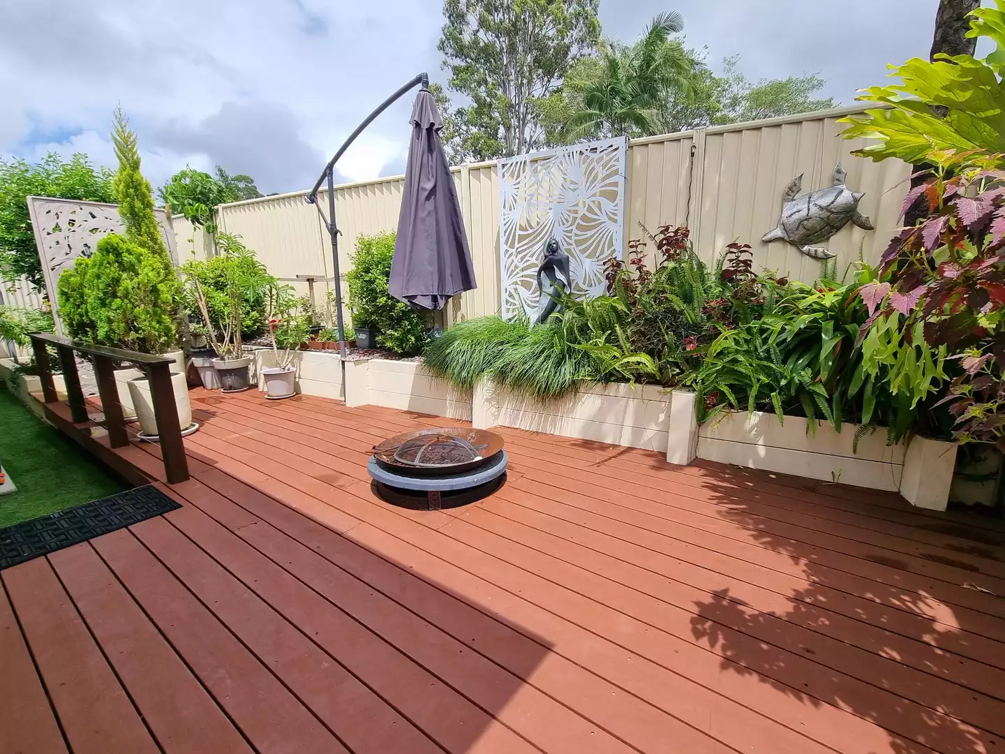 TIGHTLY HELD HALCYON LANDING ... RARELY COME TO MARKET!