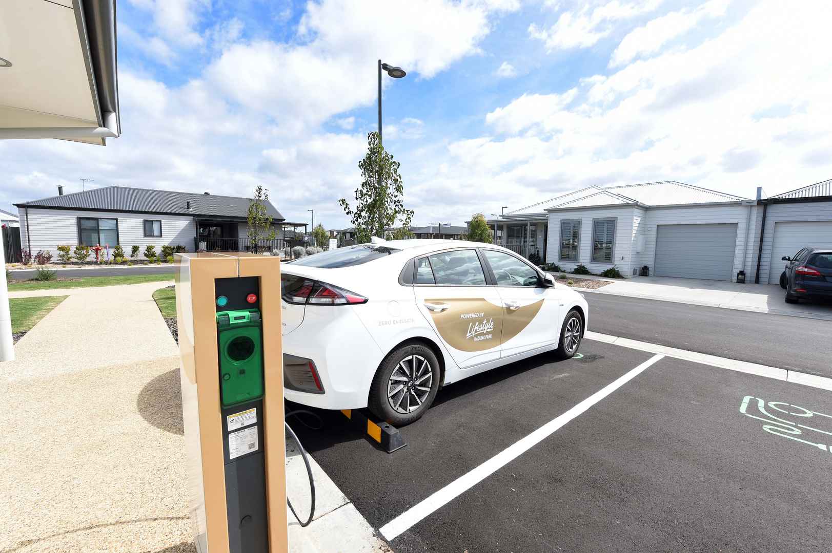 Lifestyle Kaduna Park - Experience a beautiful blend of laid-back ease and a vibrant, friendly community that’s sure to please! Downsize to a place for every pace.