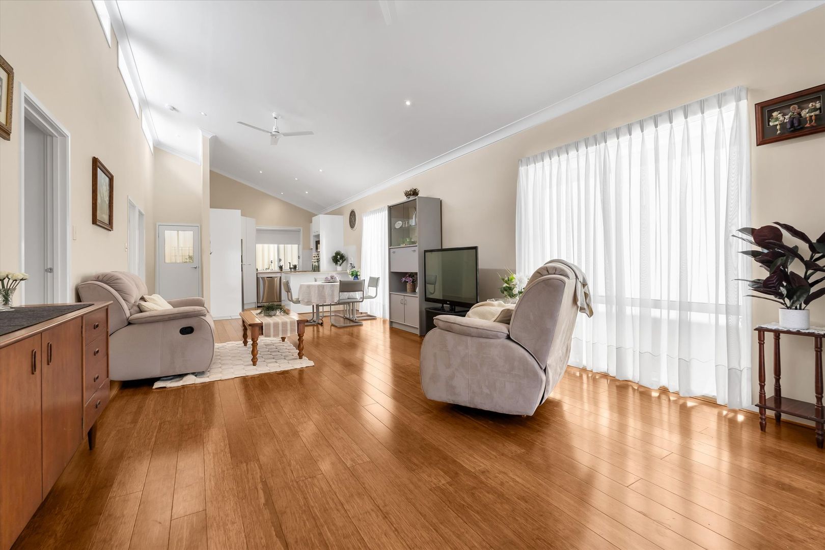 Home 81 Palm Lake Resort Truganina