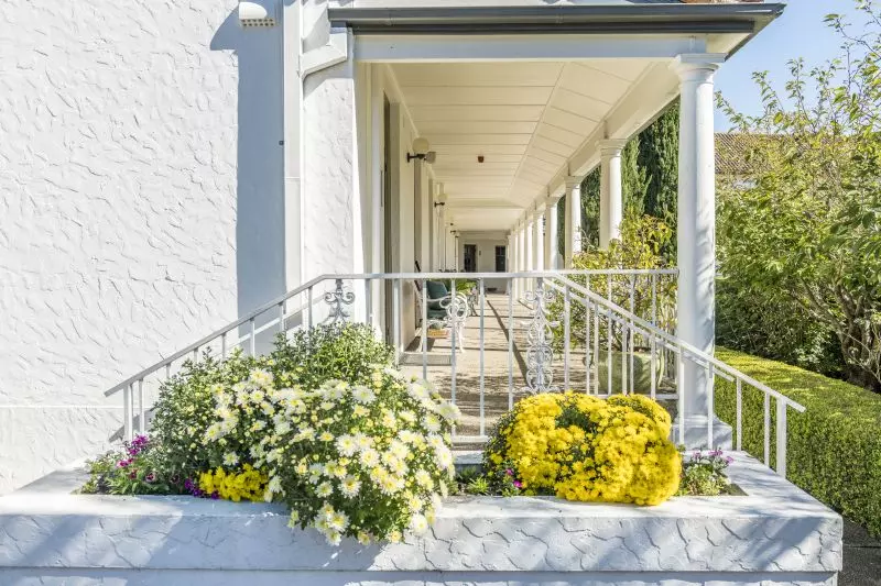 Studio Serviced Apartment with Corner Position