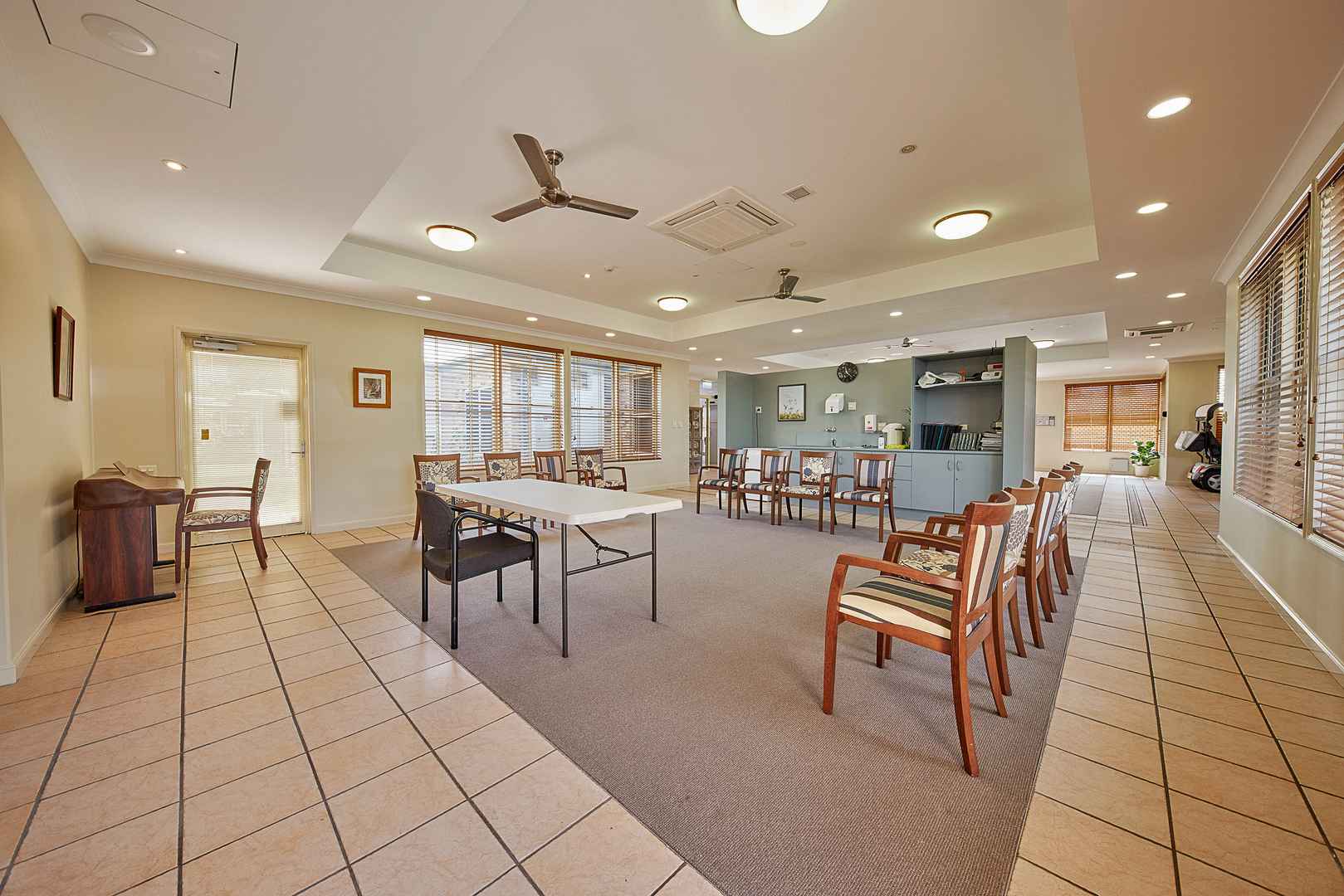 Fabulous retirement unit available now!