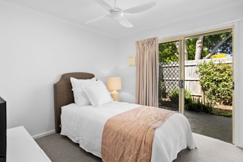 Easily located villa right by the community centre