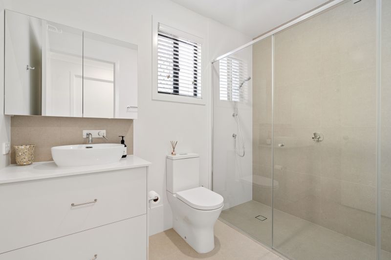 Attention Travel Enthusiasts!