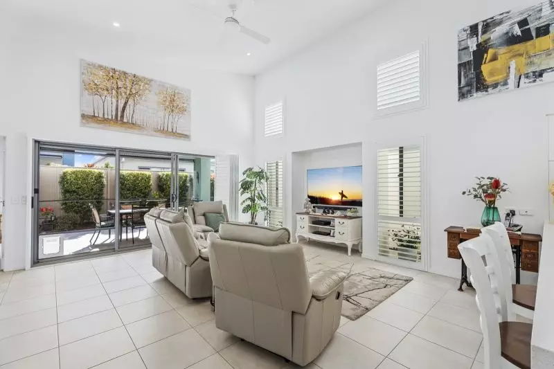 Site 82 - Established Heron