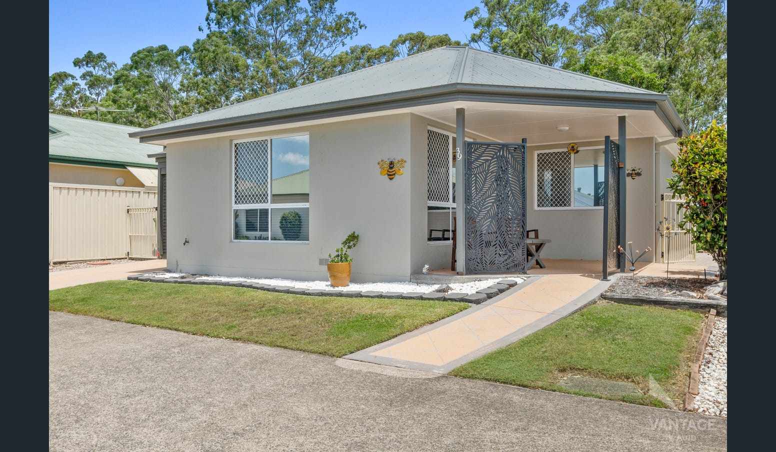 A Peaceful Perimeter Position with Privacy and Comfort