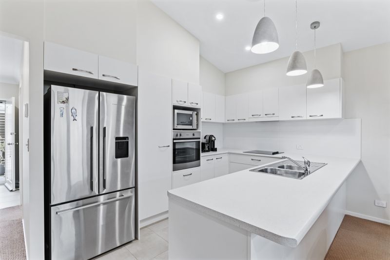 Hidden Oasis with Stunning Sunroom!