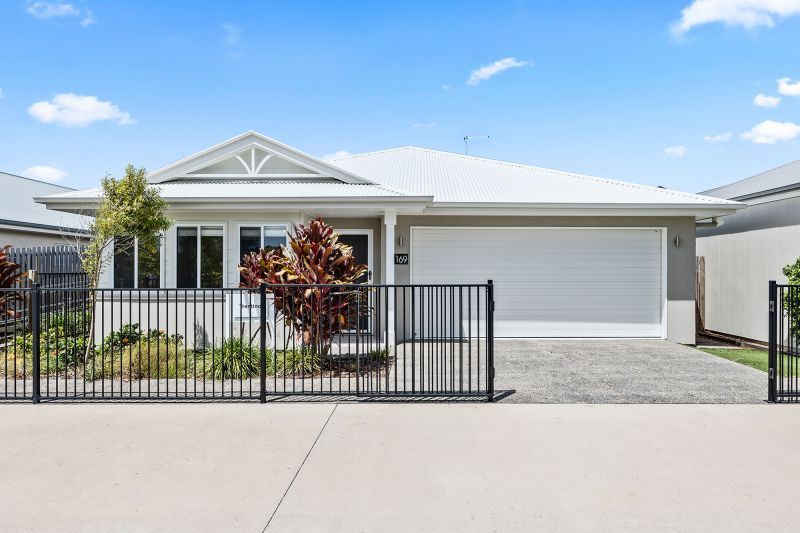 Immaculate Ex-Display Home - Pristine Opportunity!