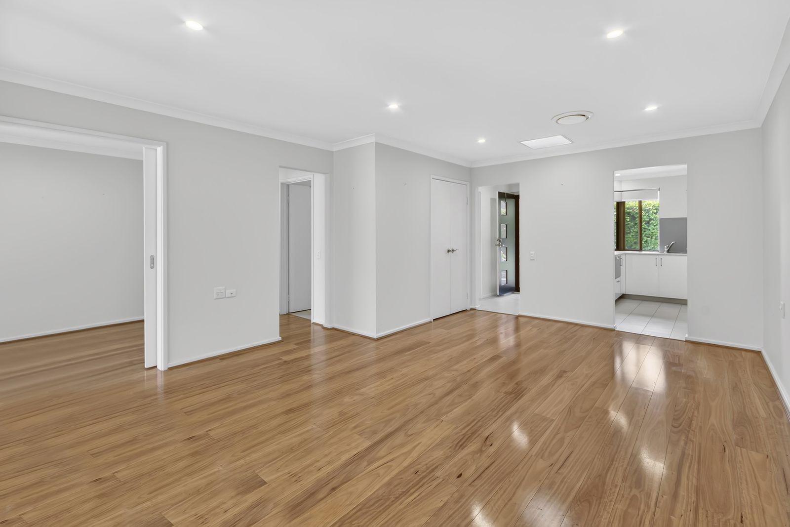 Expressions of Interest – Light and bright 3-bedroom villa in a quiet location