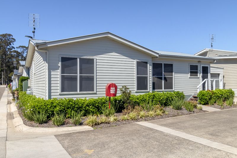 Downsize to this modern 2 bedroom plus full study home in popular over 55s living estate