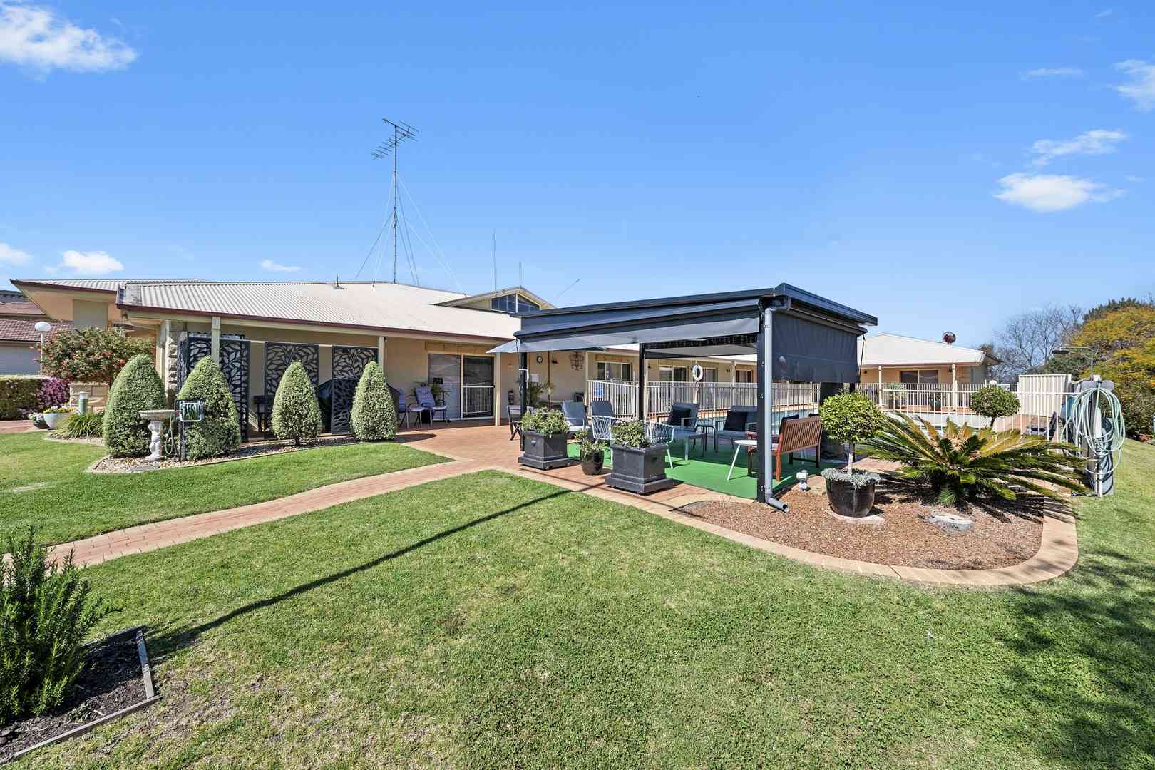 Ground Floor Retirement Unit with Garage 