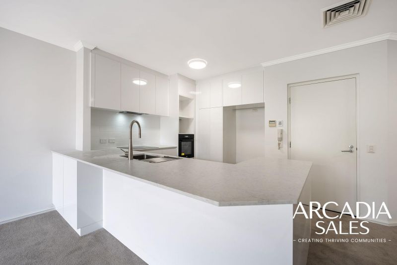 NORTH FACING NEW REFURBISHED TOP FLOOR APT