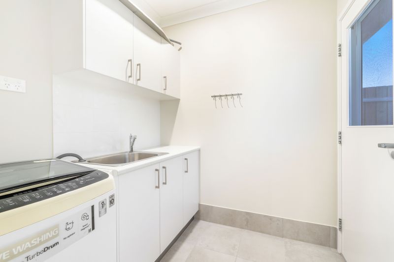 Spacious Home, Bushland Views