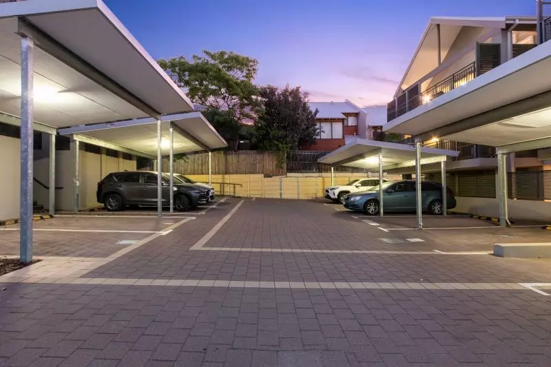 Fantastic Inner City Contemporary Lifestyle!