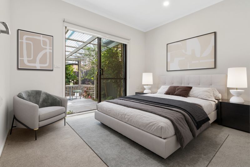 Charming 2-bedroom villa with a private backyard & an outdoor pergola