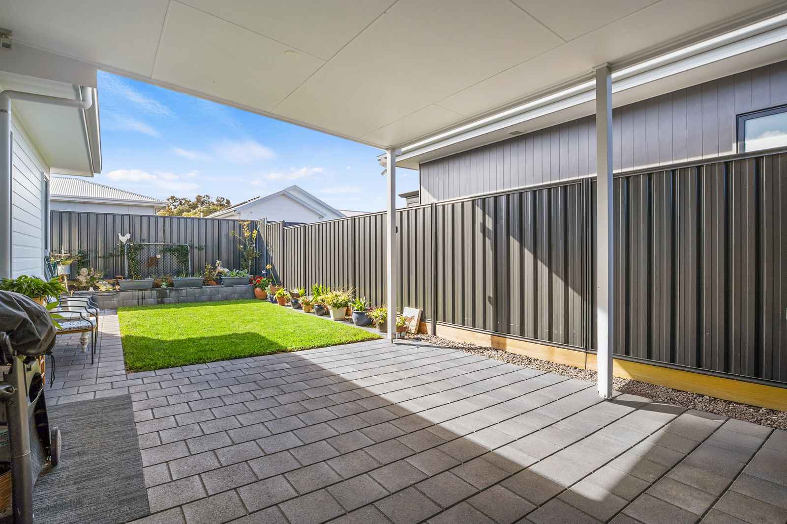 A light-filled modern 2-bedroom home