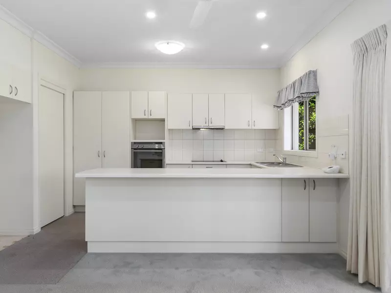 Lakefront Living and Golf Course Views