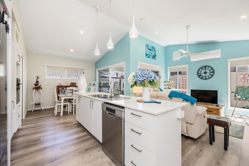 Stylish Corner Block with Bushland Views