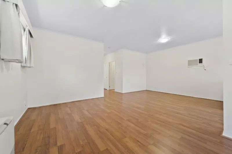 Two Bedroom Home Close To Clubhouse and Pool